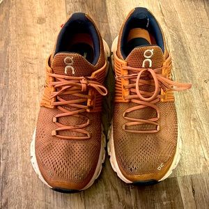 Pink On Cloud swift running shoes